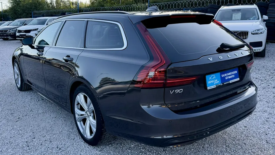 VOLVO V90 -
