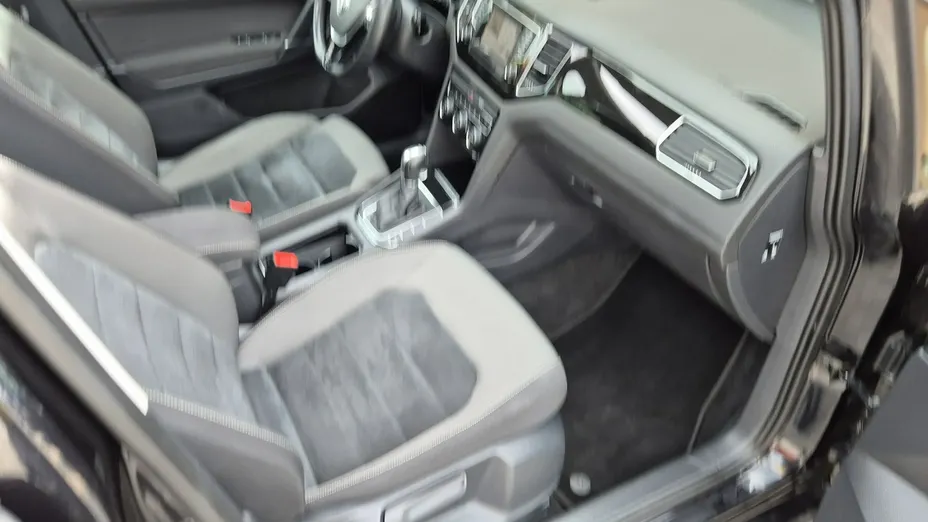 VOLKSWAGEN Golf Sportsvan -