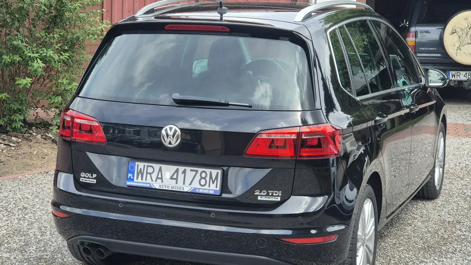 VOLKSWAGEN Golf Sportsvan -