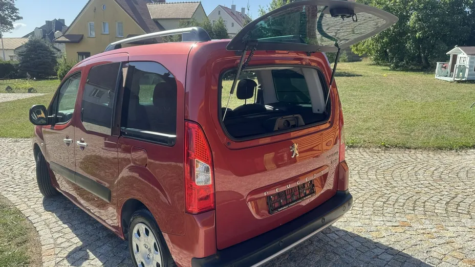 PEUGEOT Partner -