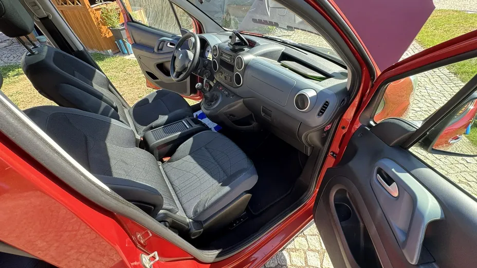 PEUGEOT Partner -