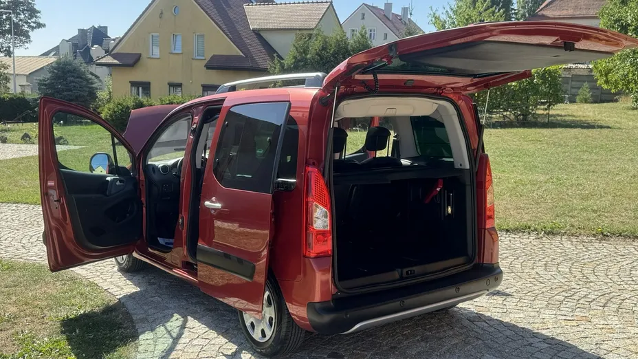 PEUGEOT Partner -