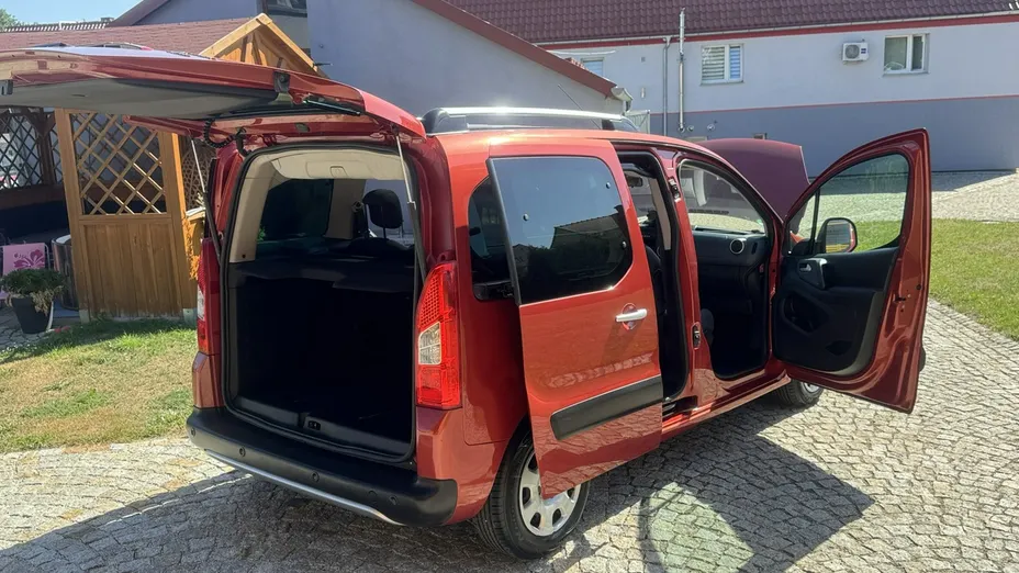 PEUGEOT Partner -