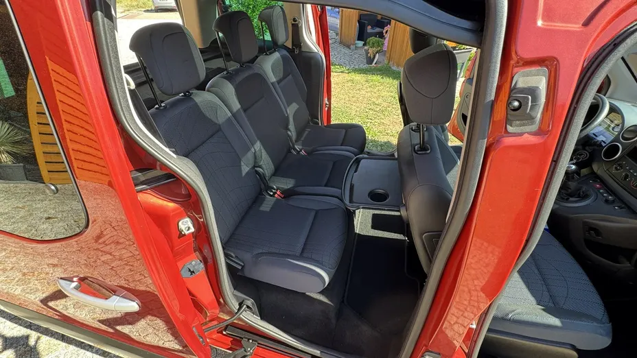 PEUGEOT Partner -