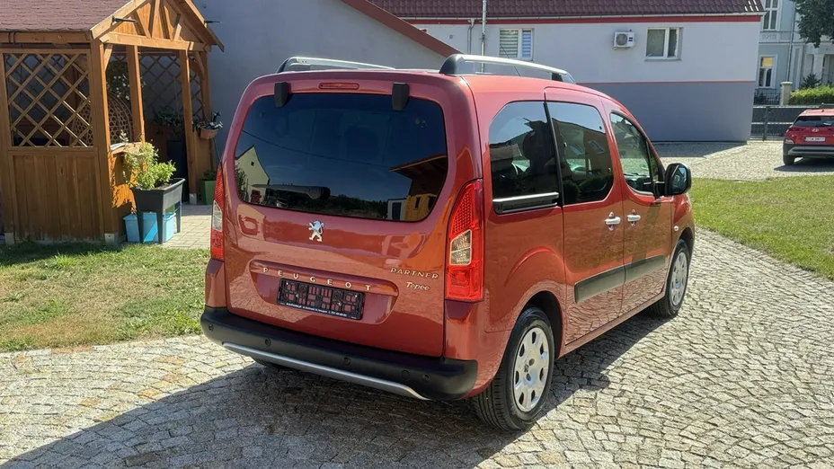 PEUGEOT Partner -