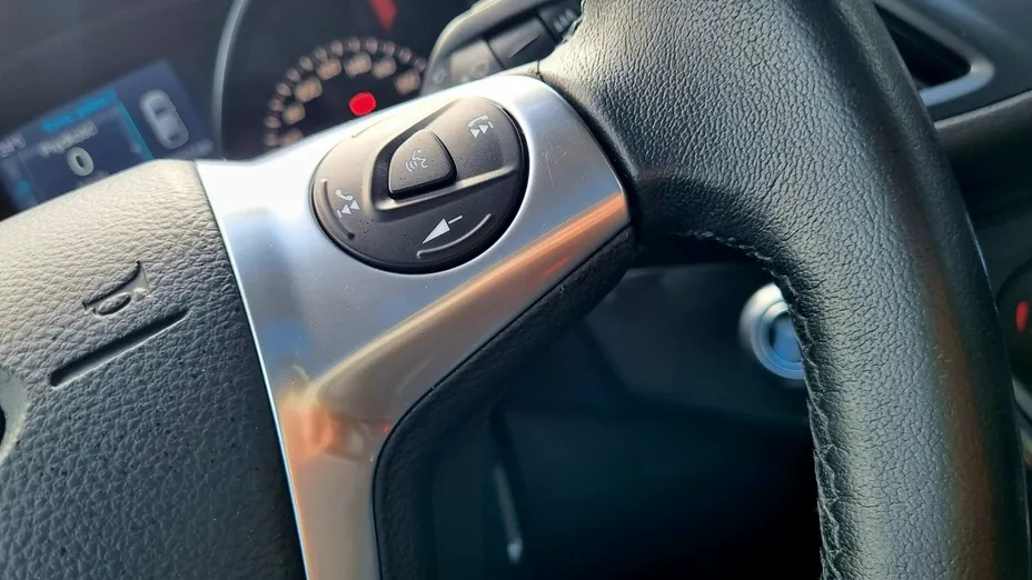 FORD Kuga -