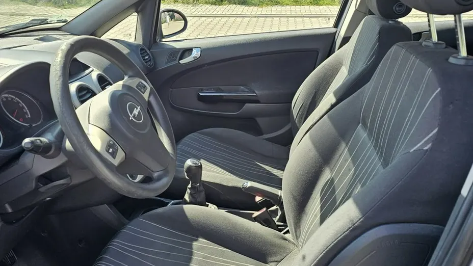 OPEL Corsa -