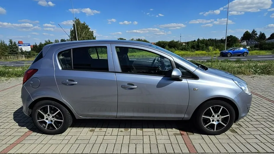 OPEL Corsa -