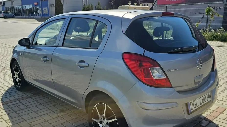 OPEL Corsa -