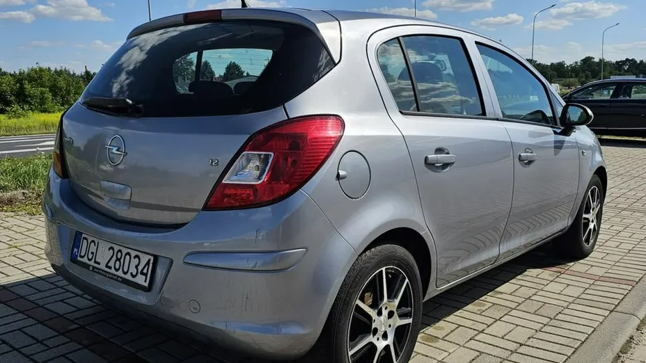 OPEL Corsa -