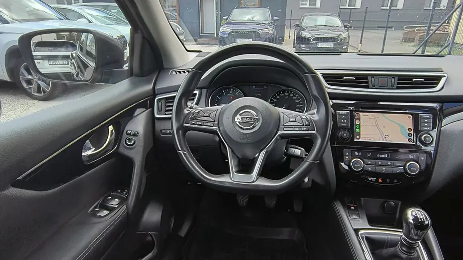 NISSAN Qashqai -