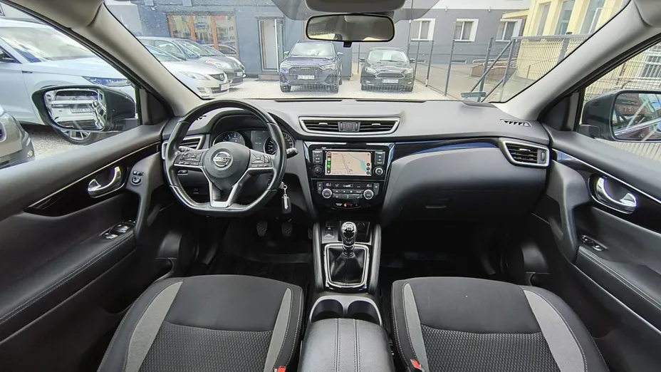 NISSAN Qashqai -