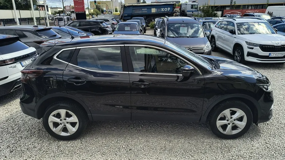 NISSAN Qashqai -
