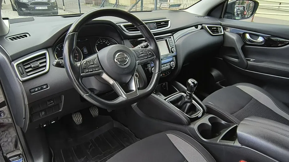 NISSAN Qashqai -