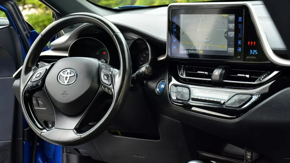 TOYOTA C-HR -