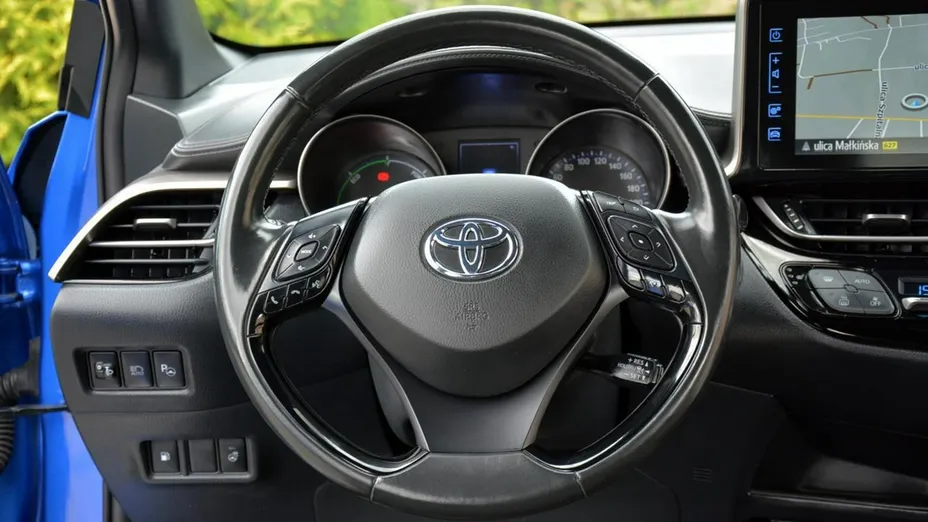 TOYOTA C-HR -