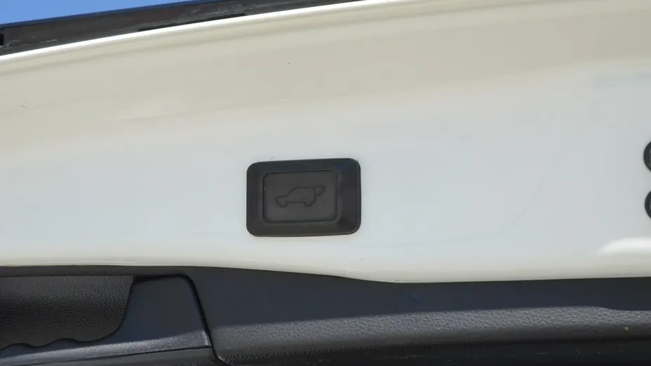 TOYOTA RAV4 -