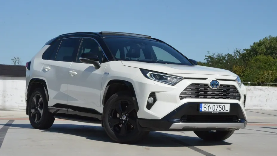 TOYOTA RAV4 -