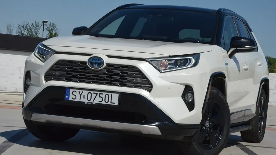 TOYOTA RAV4 -