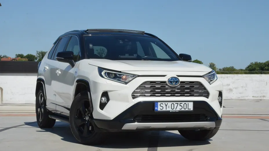 TOYOTA RAV4 -