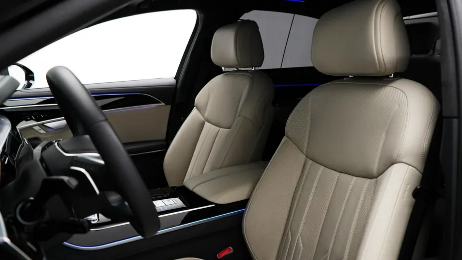 AUDI A8 -