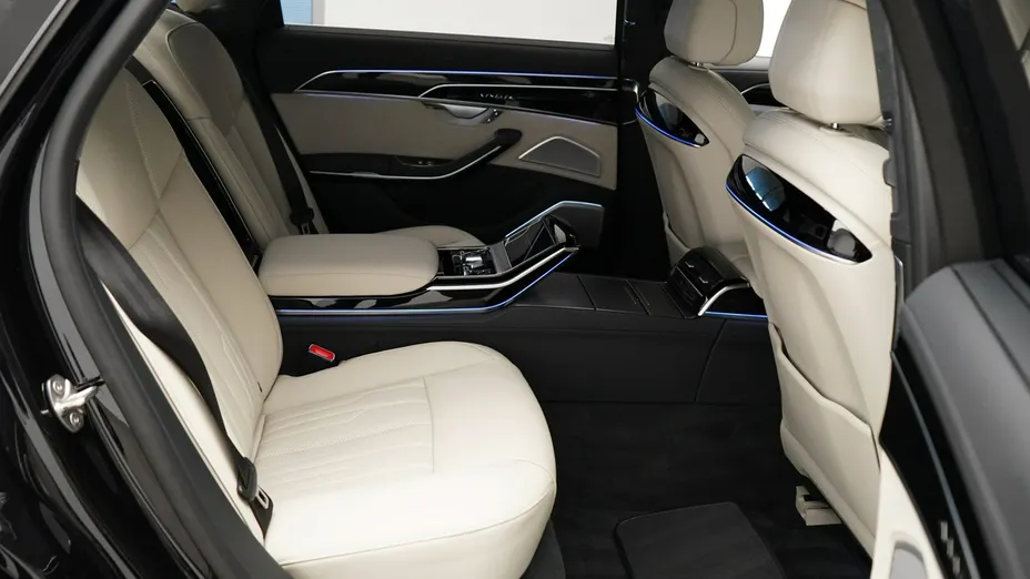 AUDI A8 -