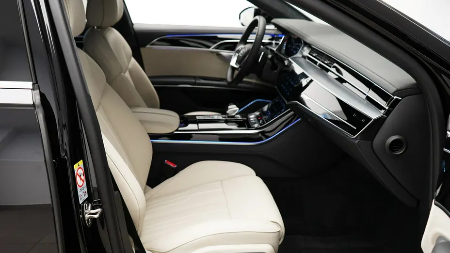 AUDI A8 -