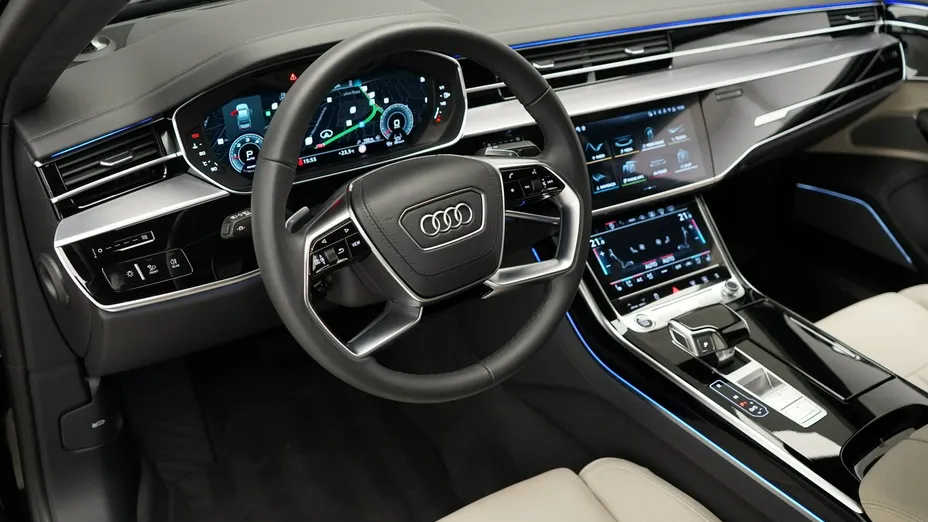 AUDI A8 -