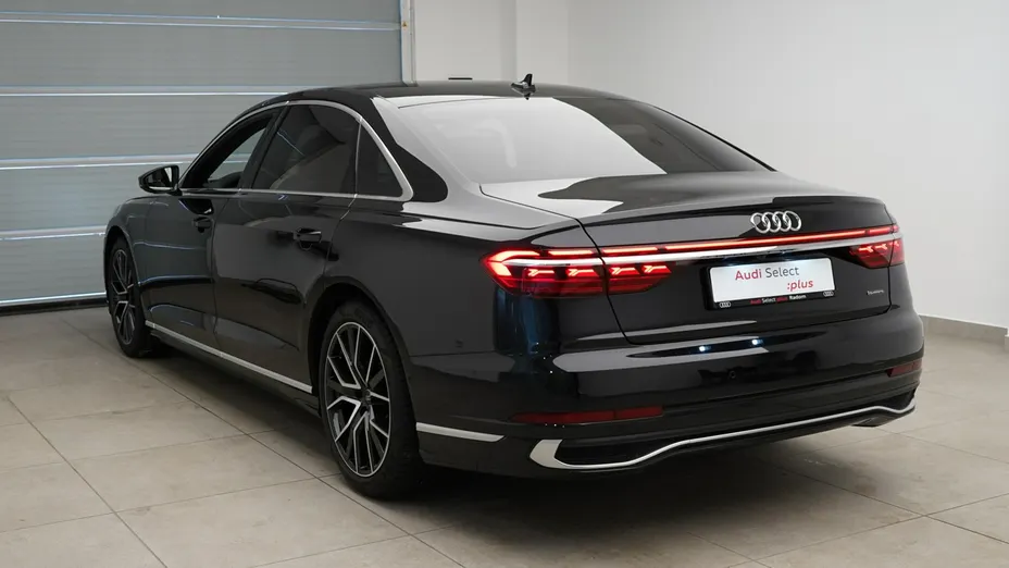 AUDI A8 -