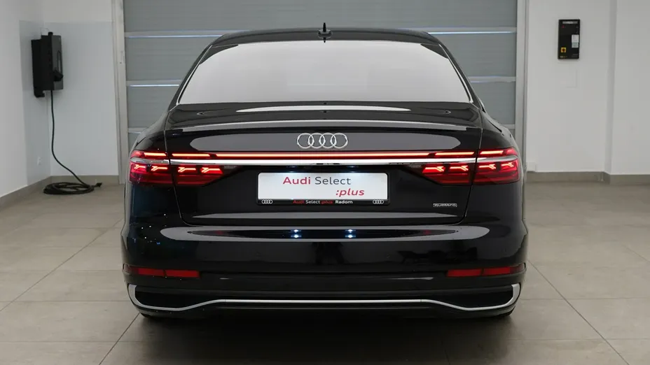 AUDI A8 -
