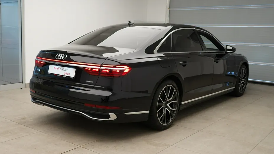 AUDI A8 -