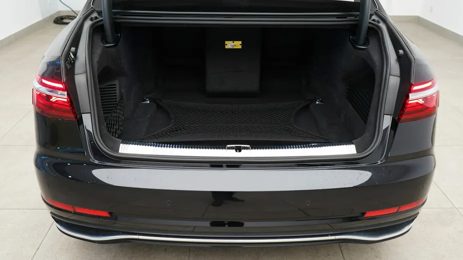AUDI A8 -
