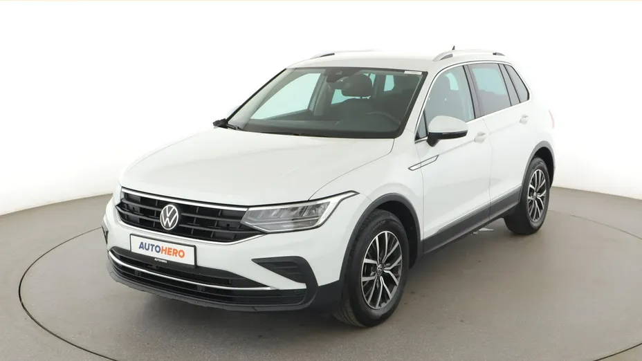 VOLKSWAGEN Tiguan -