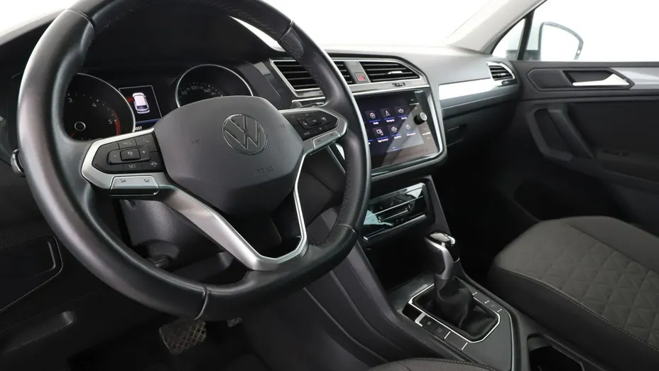 VOLKSWAGEN Tiguan -