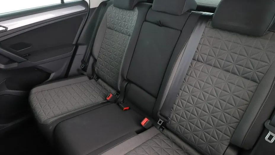 VOLKSWAGEN Tiguan -