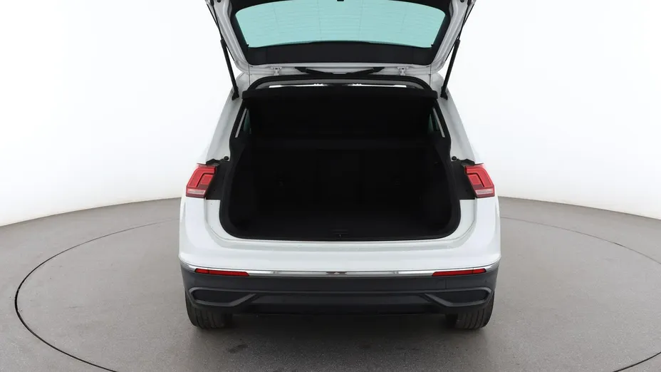 VOLKSWAGEN Tiguan -
