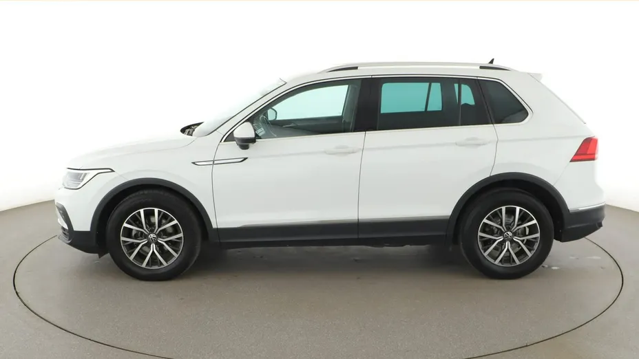 VOLKSWAGEN Tiguan -