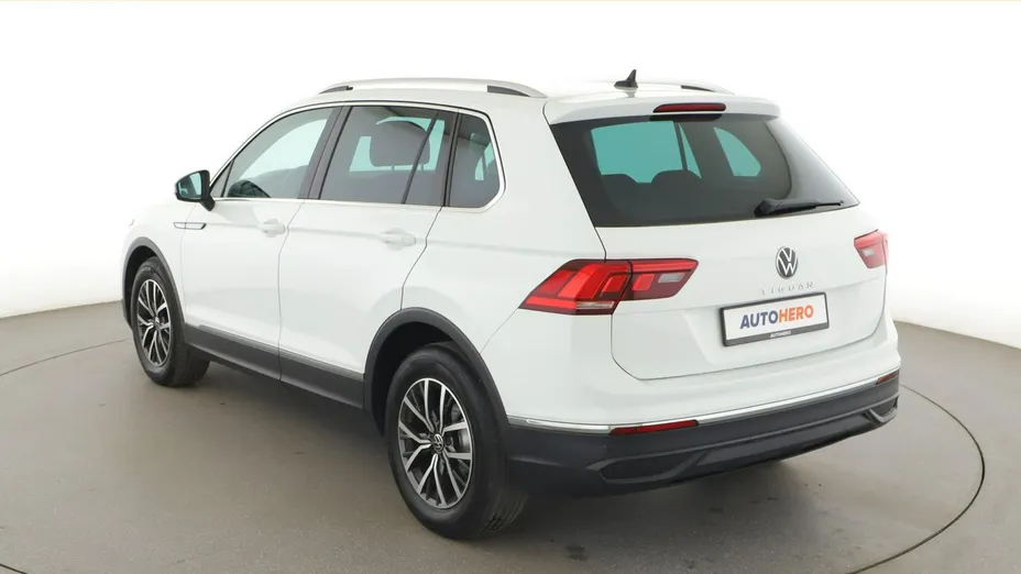 VOLKSWAGEN Tiguan -