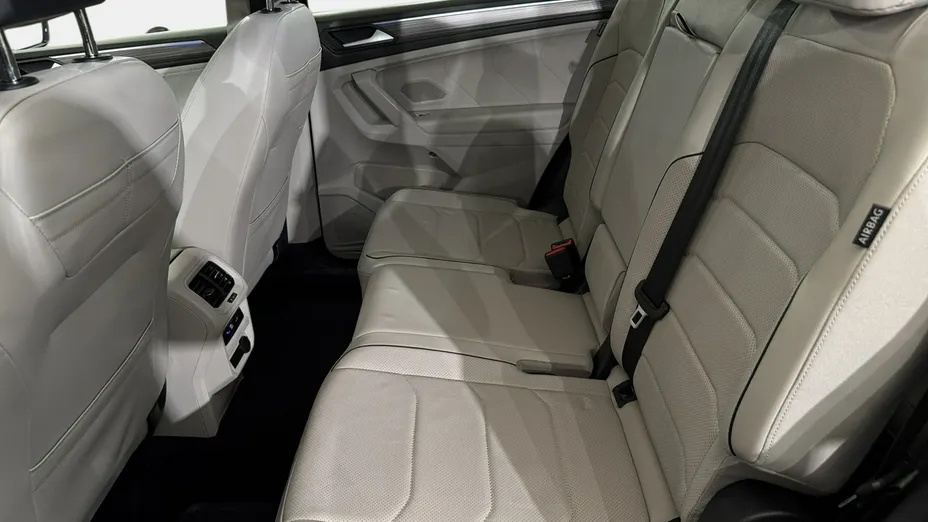 VOLKSWAGEN Tiguan Allspace -