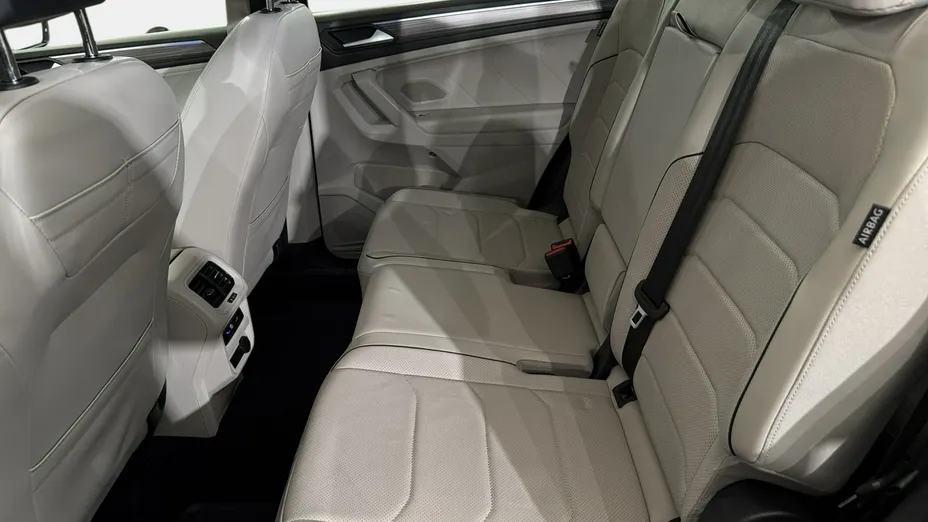 VOLKSWAGEN Tiguan Allspace -