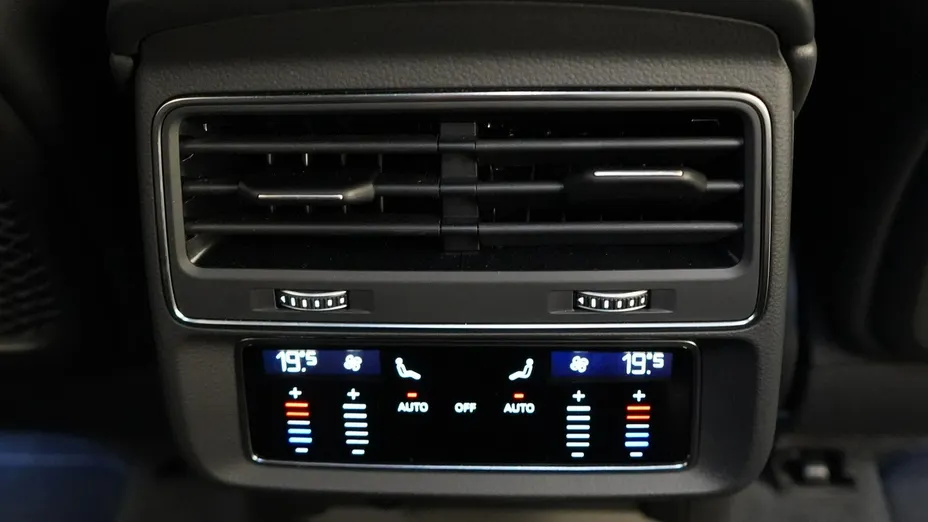 AUDI Q7 -