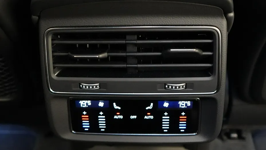 AUDI Q7 -