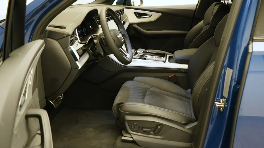AUDI Q7 -