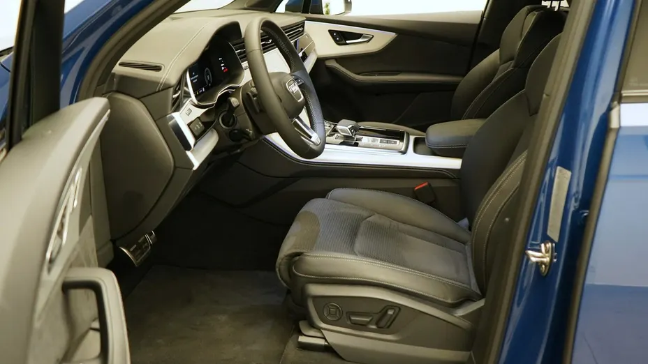 AUDI Q7 -