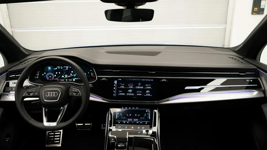 AUDI Q7 -