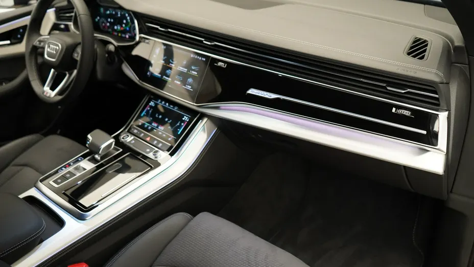 AUDI Q7 -