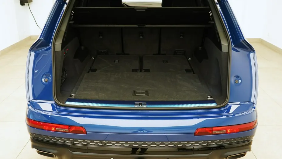 AUDI Q7 -