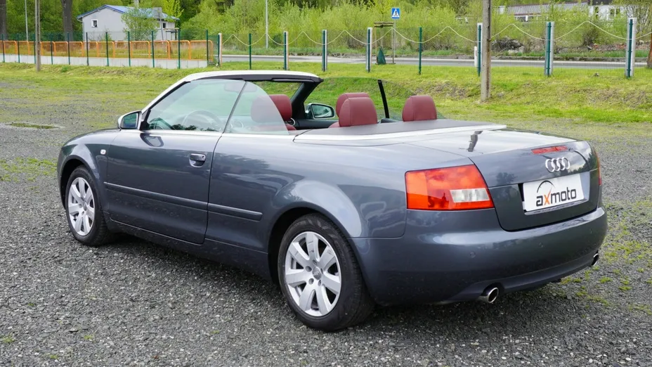 AUDI A4 -