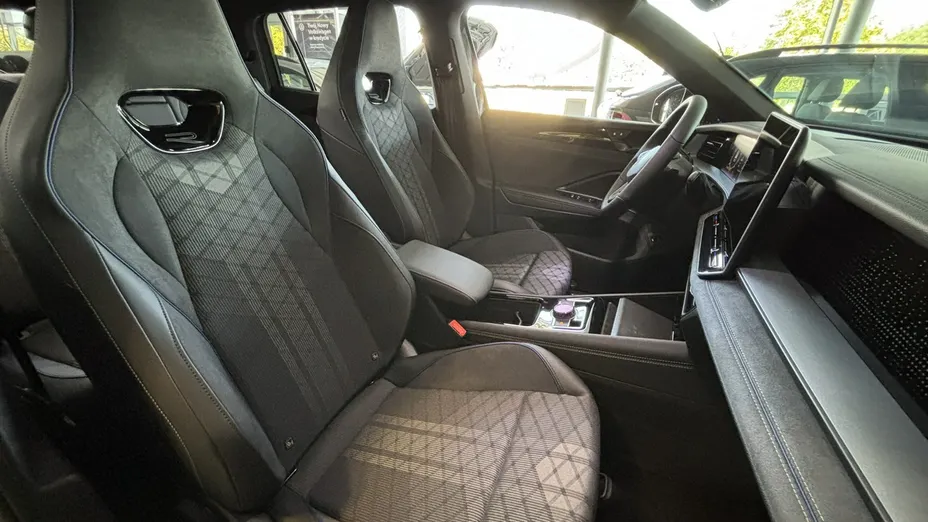 VOLKSWAGEN Tayron -