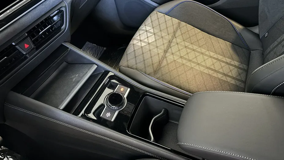 VOLKSWAGEN Tayron -